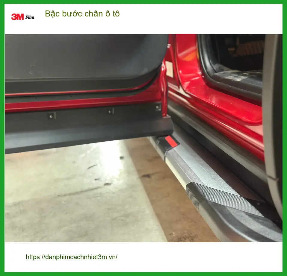 Anh Khải lắp bậc bước chân ô tô Hyundai Santa Fe uy tín tại Quận Tân Bình ảnh thực tế 2
