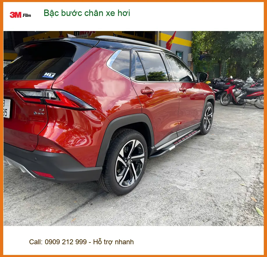 Anh Khang lắp bậc bước chân cho Hyundai Santa Fe tại Quận Hóc Môn