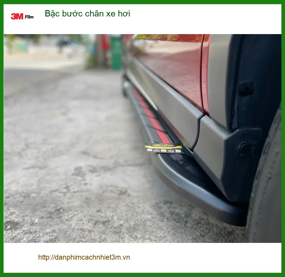 Anh Quang lắp bậc bước chân xe hơi Hyundai Santa Fe uy tín Gò Vấp ảnh thực tế 3