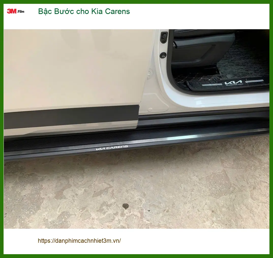 Anh Tuấn lắp Bậc Bước cho Kia Carens tại Hóc Môn để tiện di chuyển