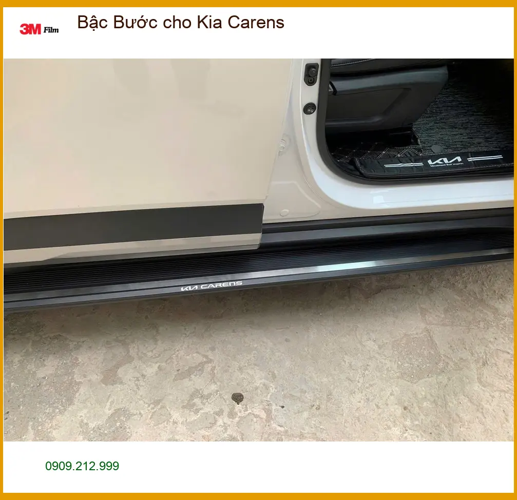 Anh Khải lắp Bậc Bước cho Kia Carens tại Quận 2 để gia đình lên xuống xe dễ dàng