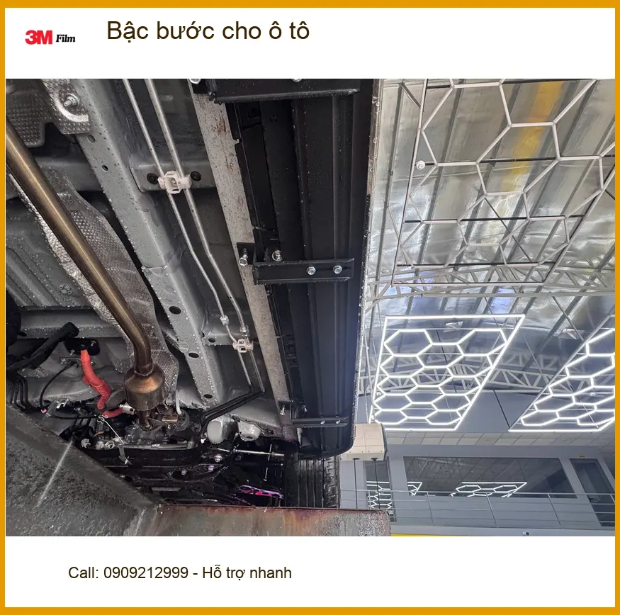 Anh Khải lắp bậc bước ô tô Mazda CX-5 tại Quận 3 để trẻ nhỏ tiện lợi di chuyển ảnh thực tế 2