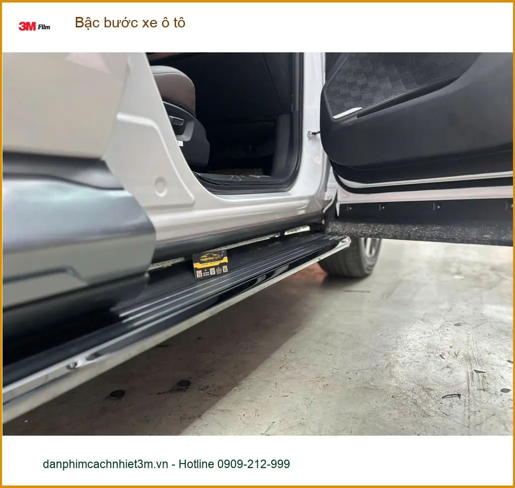 Chị Thảo lắp bậc bước xe ô tô cho Hyundai Santa Fe tại Quận Bình Tân ảnh thực tế 2