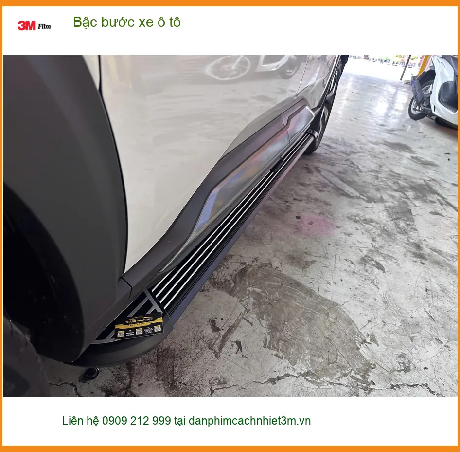 Anh Trọng lắp bậc bước xe ô tô Hyundai Santa Fe tại Quận Gò Vấp vì tiện lợi.