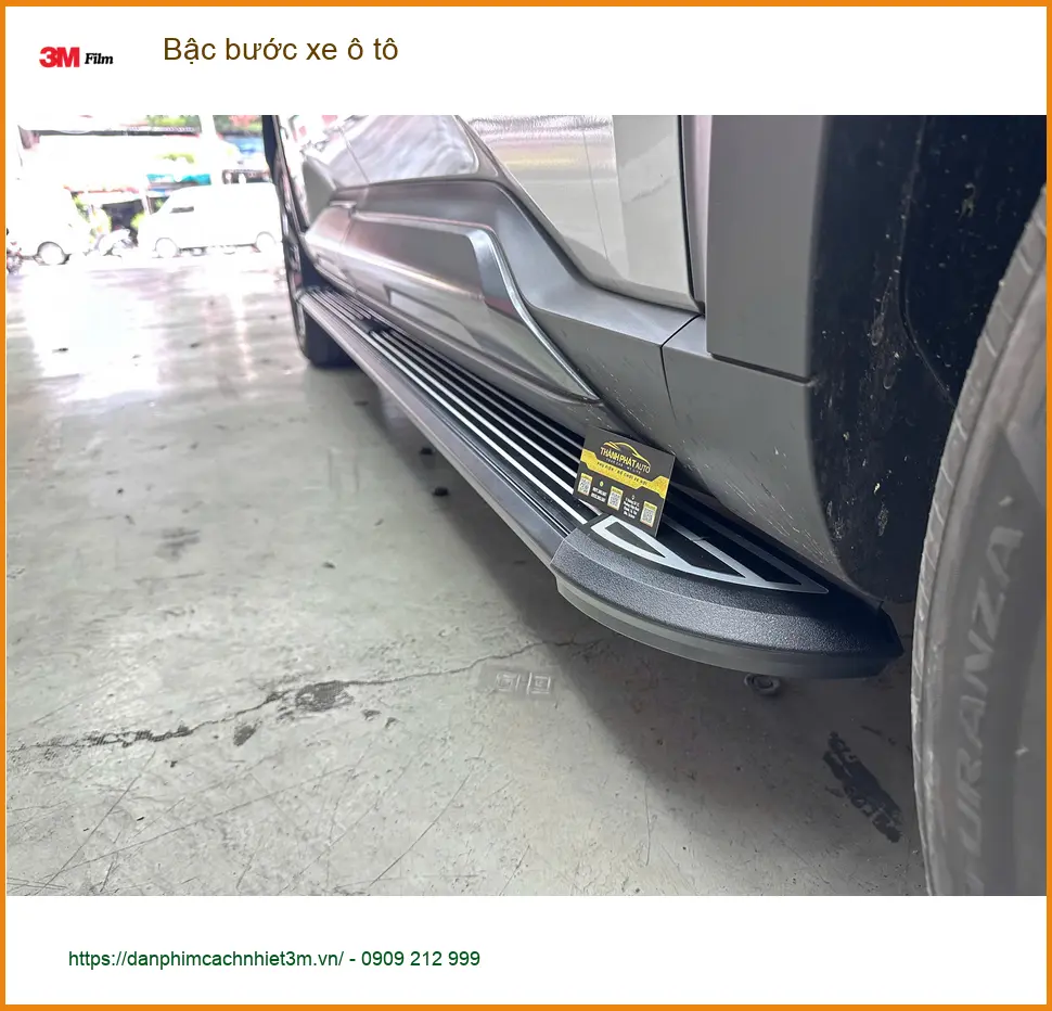 Anh Trọng lắp bậc bước xe ô tô Hyundai Santa Fe tại Quận Gò Vấp vì tiện lợi. ảnh thực tế 2