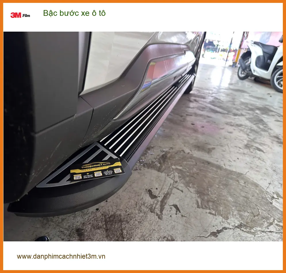 Anh Trọng lắp bậc bước xe ô tô Hyundai Santa Fe tại Quận Gò Vấp vì tiện lợi. ảnh thực tế 3