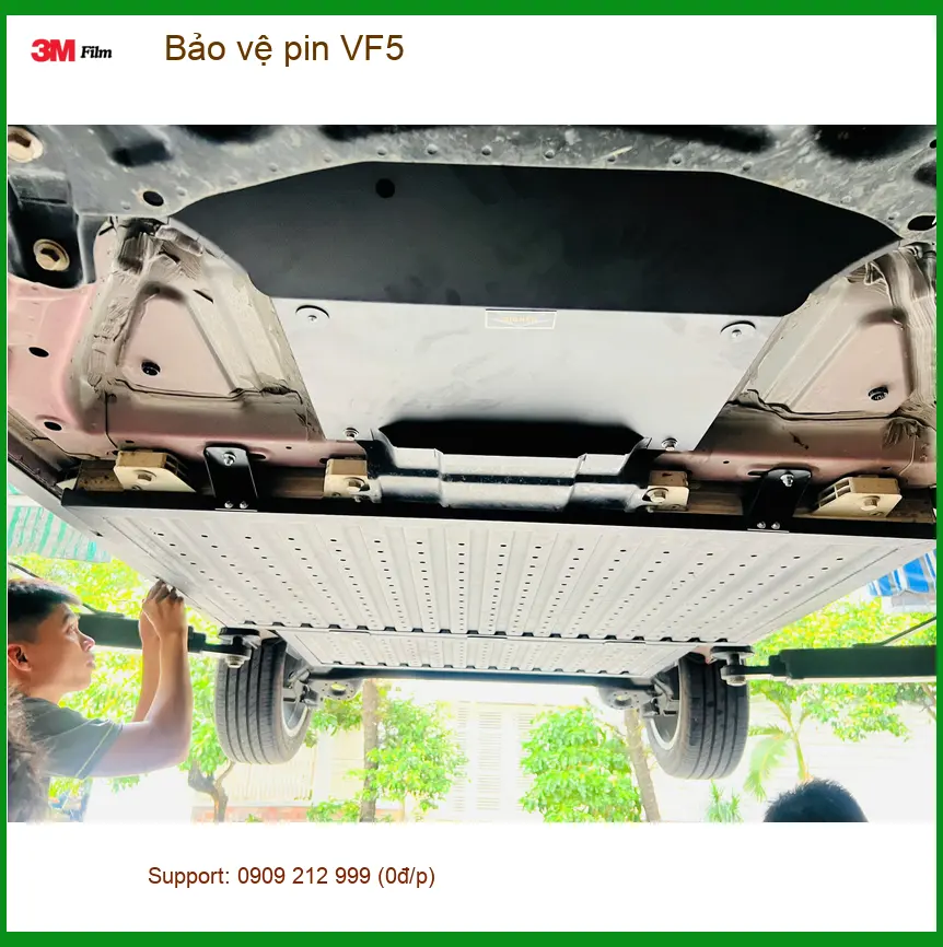 Anh Lâm chủ VinFast VF5 cần bảo vệ pin tại Quận 9 an tâm sử dụng ảnh thực tế 3