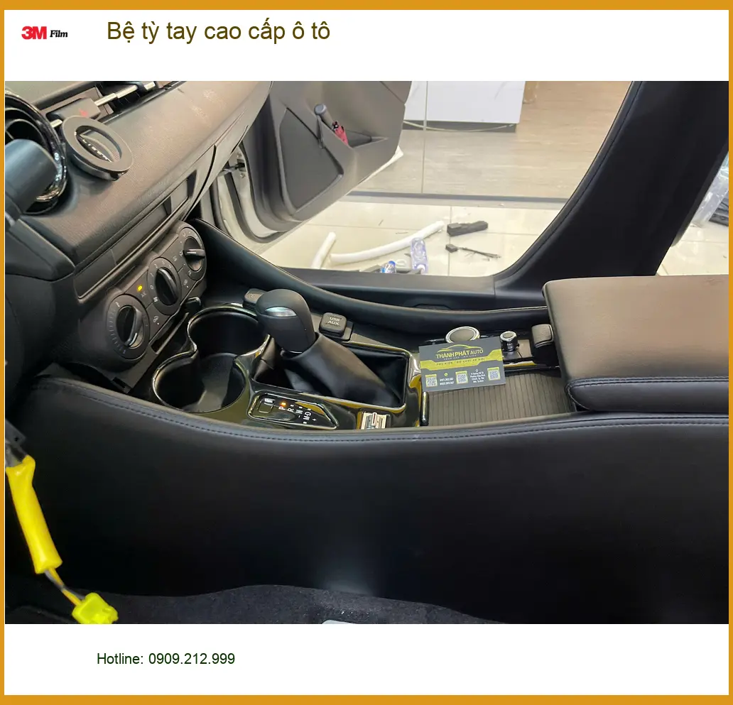 Anh Dũng lắp Bệ tỳ tay cao cấp ô tô cho Kia Carnival ở Quận 2 để lái xe thư giãn ảnh thực tế 4