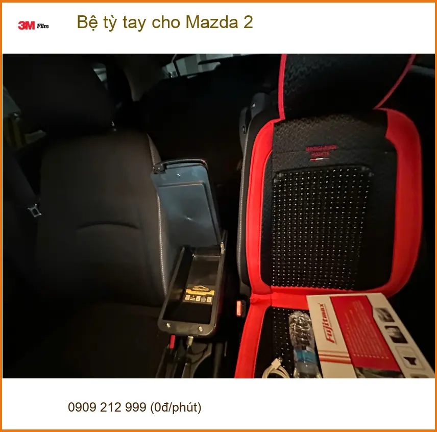 Anh Tấn lắp bệ tỳ tay cho Mazda 2 tại Quận 2 để đi đường dài đỡ mỏi tay ảnh thực tế 3