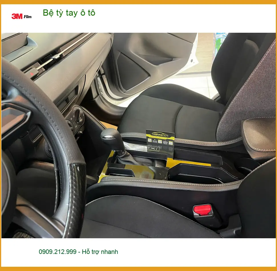 Anh Khải lắp bệ tỳ tay ô tô cho Honda HR-V ở Quận 12 để lái xe thoải mái hơn