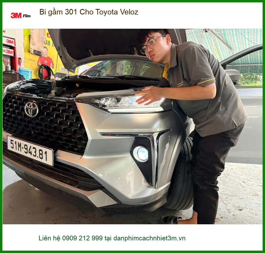 Anh Tấn lắp bi gầm 301 cho Toyota Veloz ở Quận 10 để đèn sáng hơn. ảnh thực tế 4