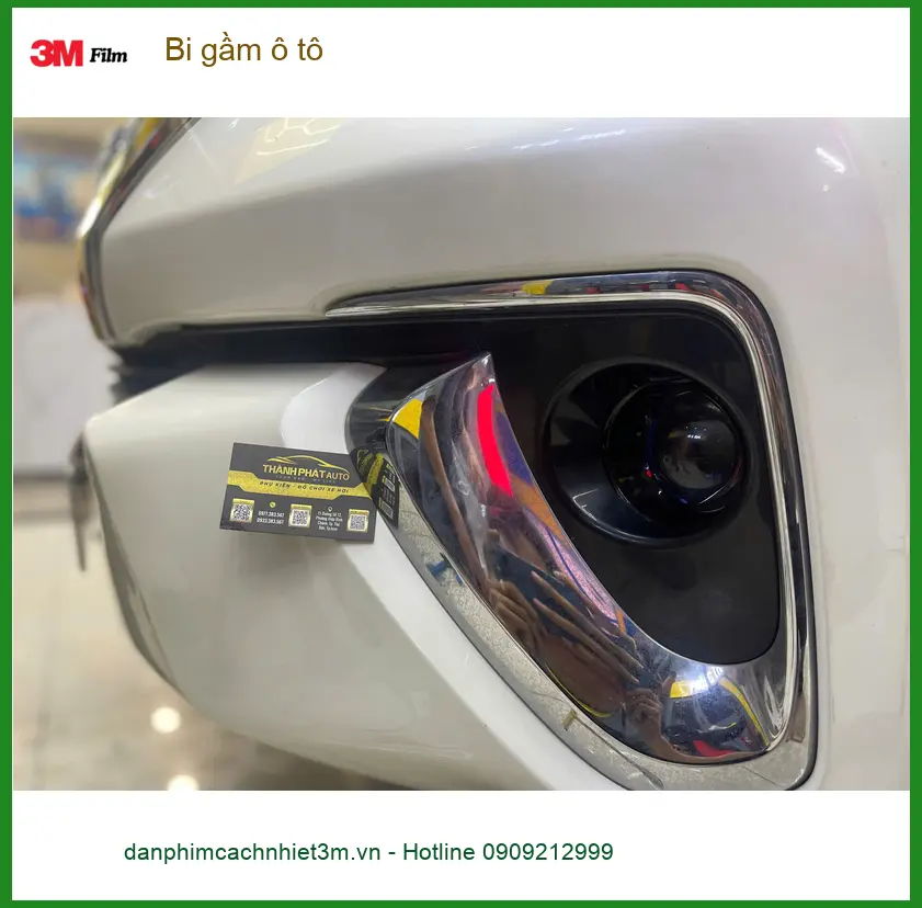Anh Quý độ bi gầm ô tô Hyundai Accent tại Quận Phú Nhuận vì đèn pha yếu khi trời tối