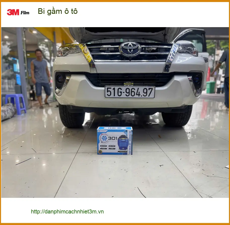 Anh Quý độ bi gầm ô tô Hyundai Accent tại Quận Phú Nhuận vì đèn pha yếu khi trời tối ảnh thực tế 2