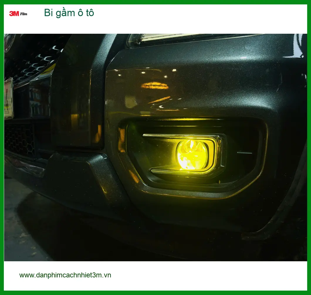Anh Tùng độ bi gầm ô tô cho Toyota Raize tại Quận Thủ Đức để cải thiện tầm nhìn ban đêm