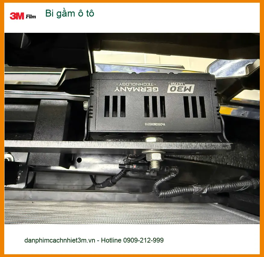 Chị Thanh lắp bi gầm ô tô cho Hyundai Accent ở Quận 3 để cải thiện tầm nhìn ban đêm ảnh thực tế 3