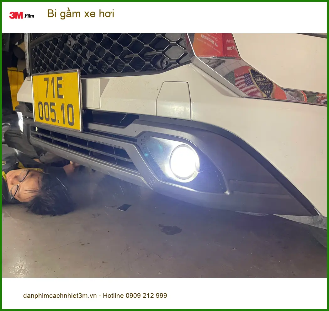 Anh Khải độ bi gầm xe hơi Ford Everest tại Quận Tân Bình vì đèn zin yếu ảnh thực tế 2