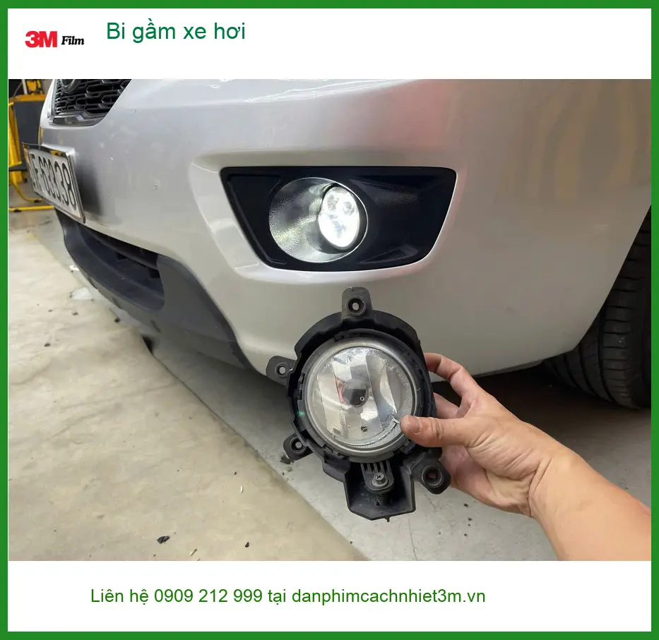 Chị Thảo độ bi gầm xe hơi Hyundai Accent vì đèn zin quá yếu khi trời mưa lớn tại Quận 2 ảnh thực tế 3