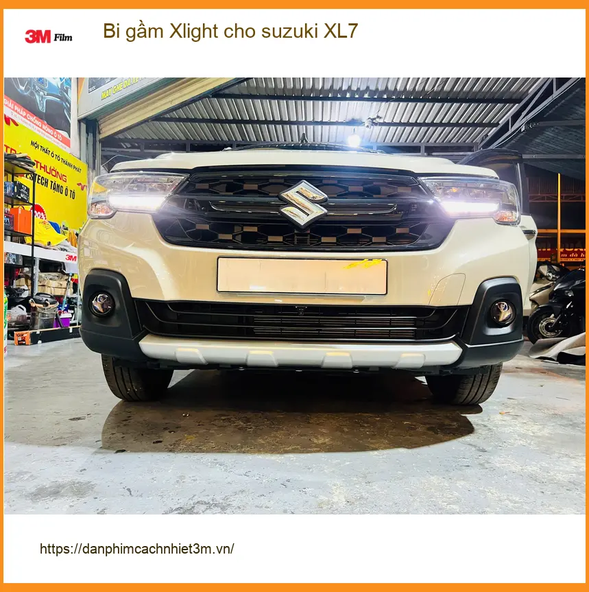 Anh Khải độ bi gầm Xlight cho Suzuki XL7 Quận 5 vì đèn zin quá yếu