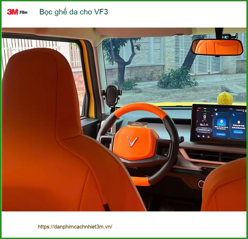 Chị Mai Anh bọc ghế da cho VinFast VF3 tại Quận 7 để nâng tầm không gian nội thất xe