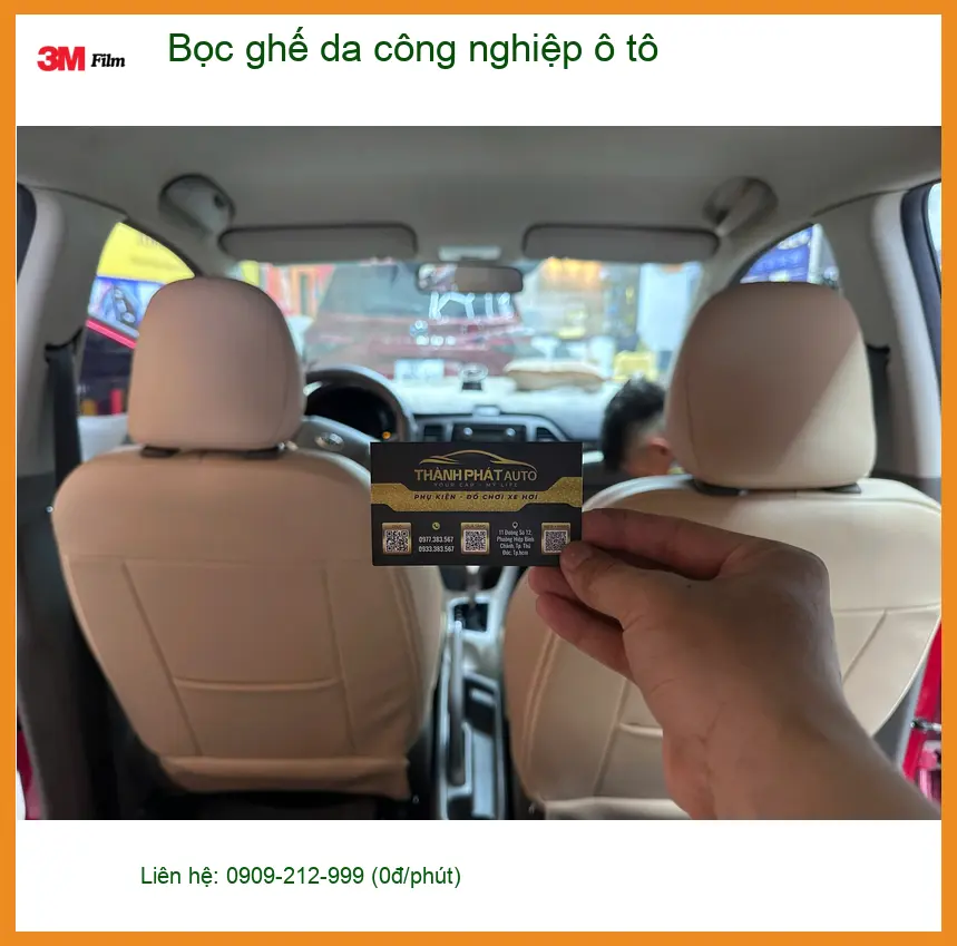 Anh Lân bọc ghế da công nghiệp ô tô cho Ford Everest tại Bình Chánh