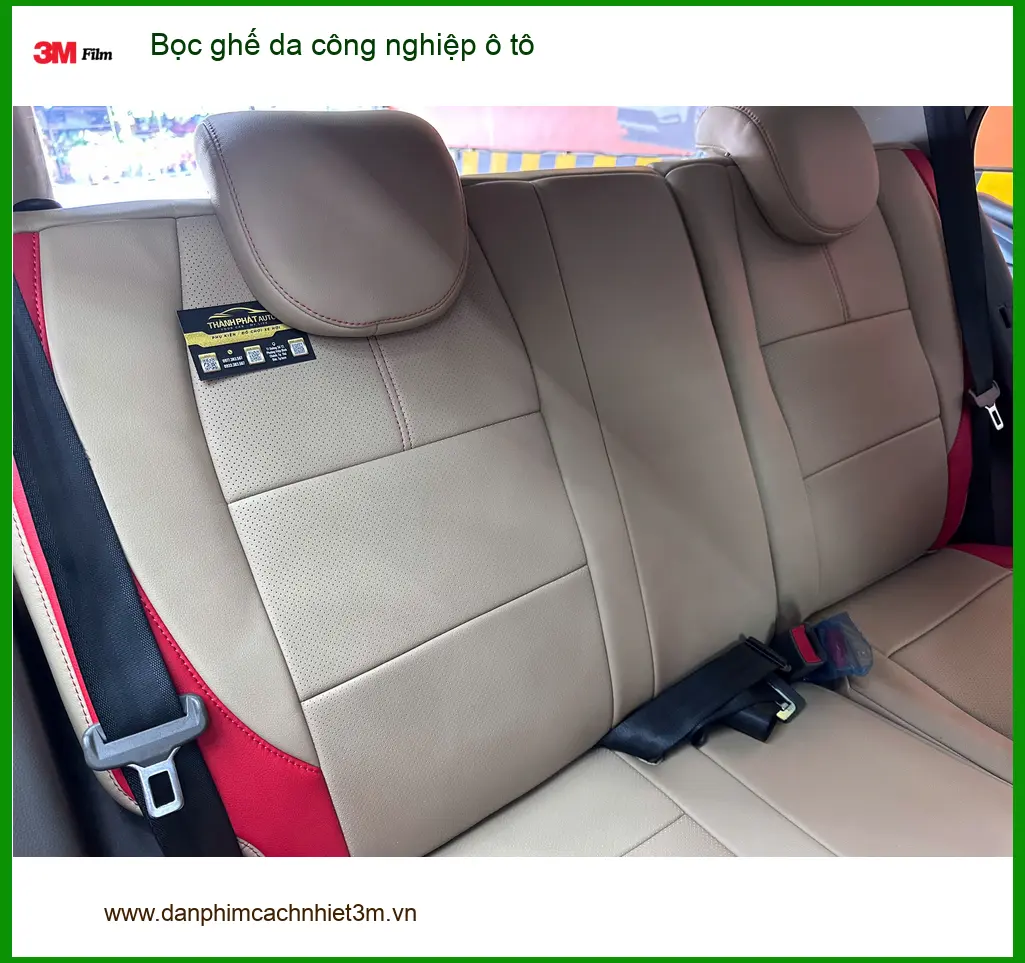 Anh Lân bọc ghế da công nghiệp ô tô cho Ford Everest tại Bình Chánh ảnh thực tế 4