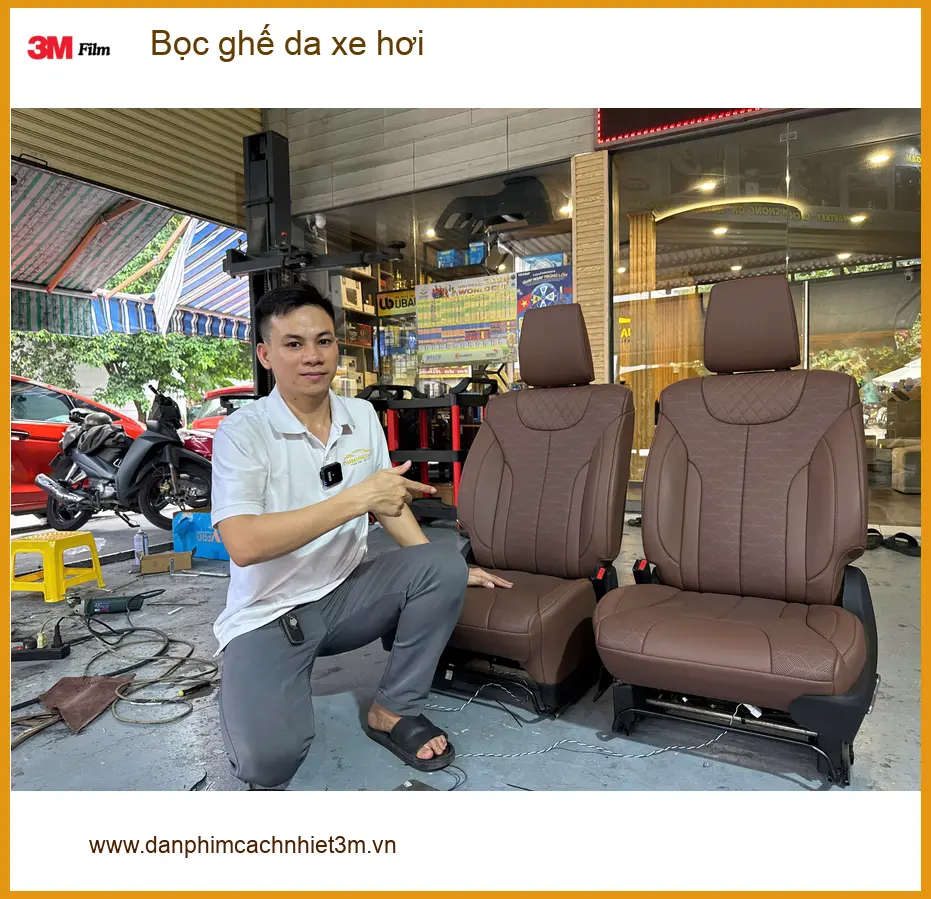 Chị Vân bọc ghế da xe hơi Mazda 3 tại Quận 6 vì ghế cũ đã xuống cấp ảnh thực tế 3