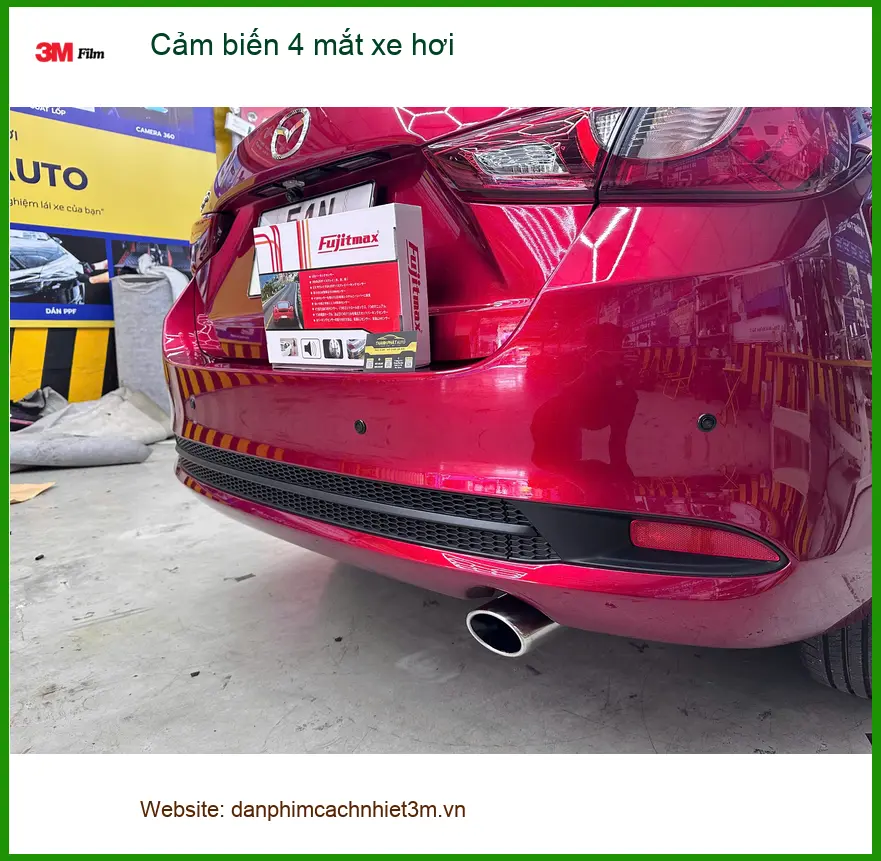 Anh Minh lắp cảm biến 4 mắt xe hơi cho Honda City tại Quận 5.