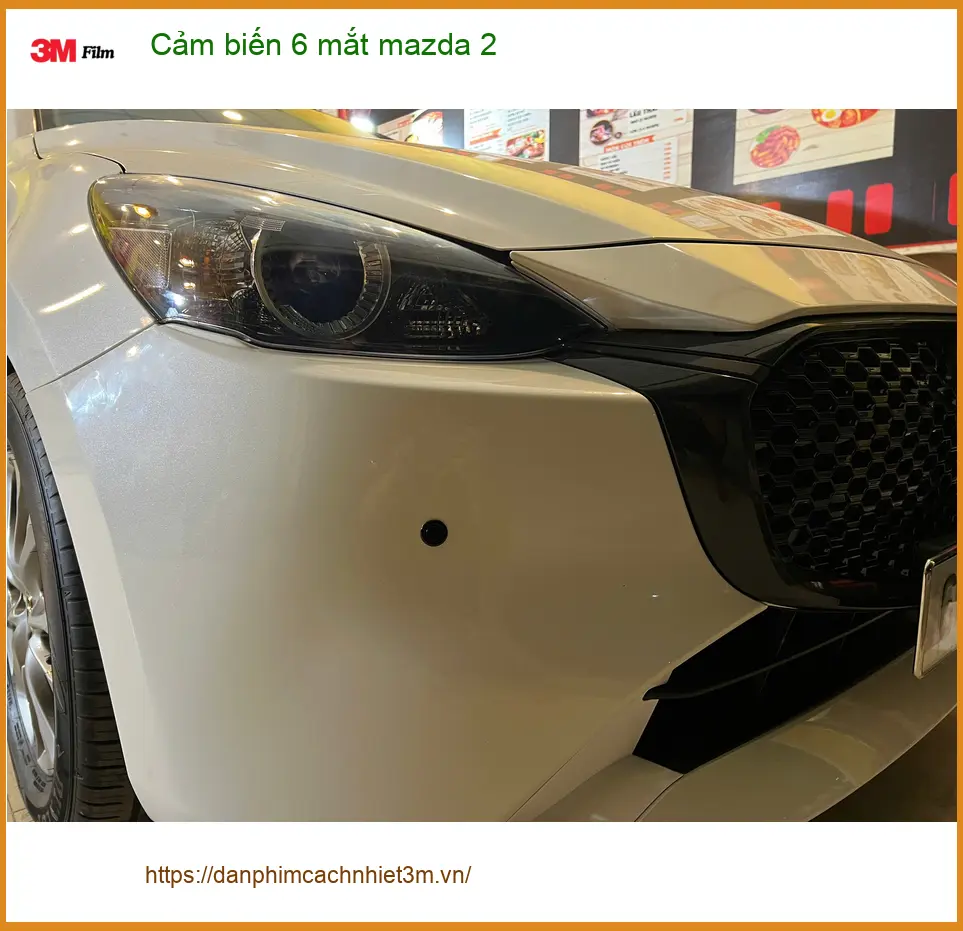 Chị Thảo lắp cảm biến 6 mắt Mazda 2 tại Quận 9 để lùi xe an toàn hơn ảnh thực tế 2