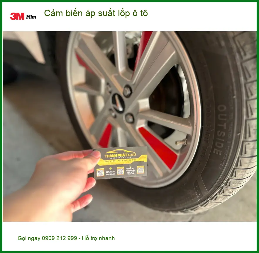 Bác Hưng lắp cảm biến áp suất lốp cho Santa Fe tại Gò Vấp an toàn hơn ảnh thực tế 3
