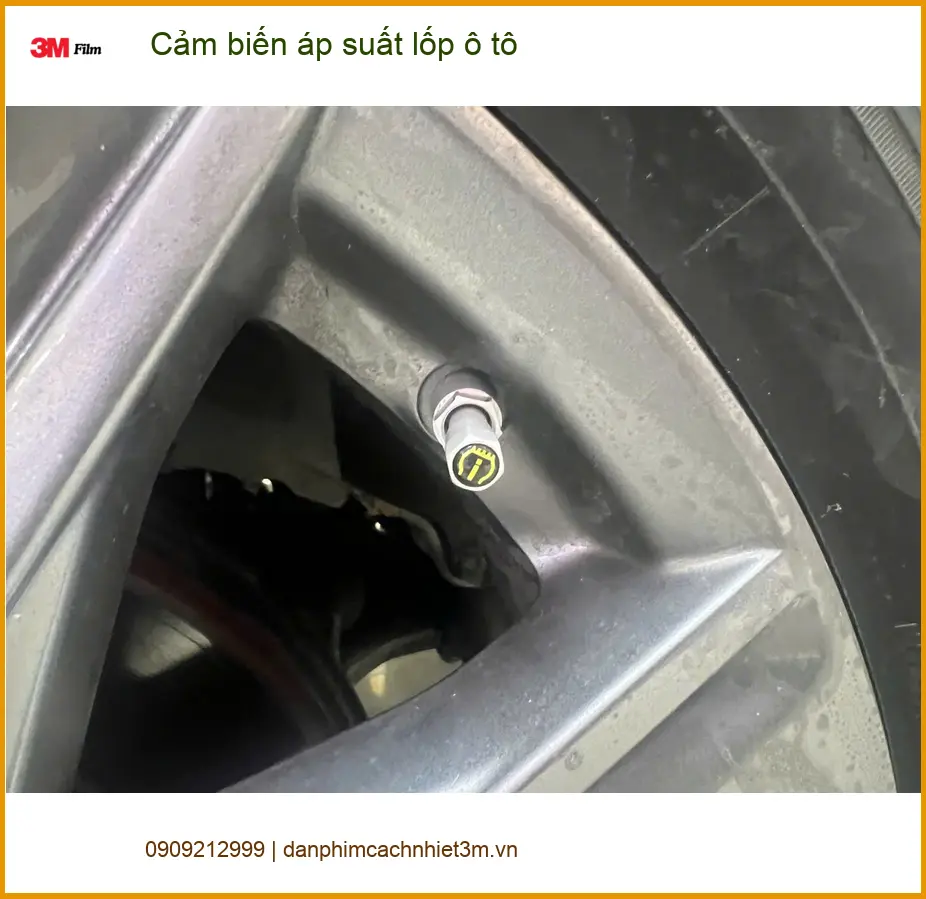 Chị Thảo lắp cảm biến áp suất lốp ô tô cho Mazda CX-5 ở Bình Chánh ảnh thực tế 2