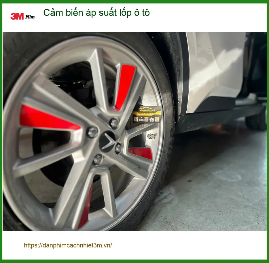 Chú Phước lắp cảm biến áp suất lốp ô tô tại Quận 12 cho xe Fortuner ảnh thực tế 5