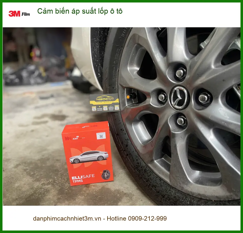 Anh Đạt lắp cảm biến áp suất lốp ô tô tại Nhà Bè cho Kia Carnival an tâm mỗi chuyến đi. ảnh thực tế 2