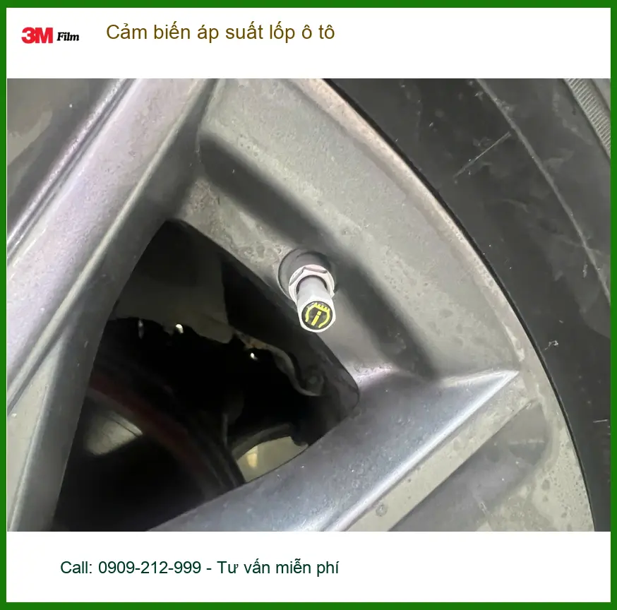 Cô Tuyết lắp cảm biến áp suất lốp cho Mazda CX-5 ở Cần Giờ để an tâm khi lái xe gia đình ảnh thực tế 4