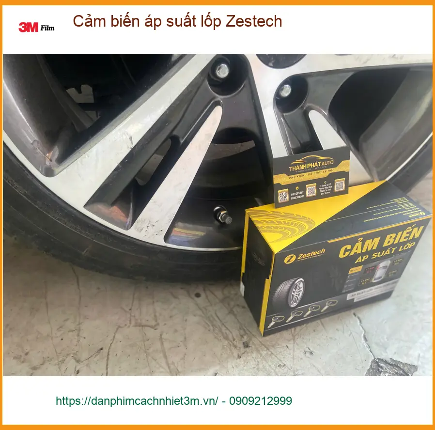 Chị Thảo lắp cảm biến áp suất lốp Zestech cho Mitsubishi Attrage tại Quận 4