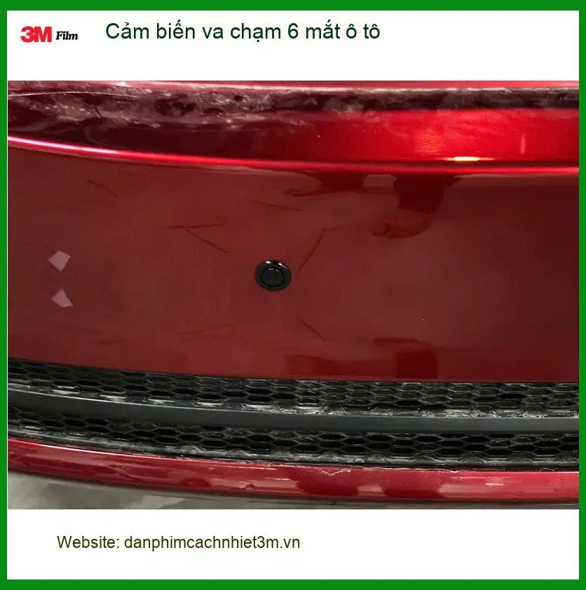 Anh Minh lắp cảm biến va chạm 6 mắt ô tô cho Hyundai Santa Fe tại Quận 2 để lùi xe an toàn ảnh thực tế 2