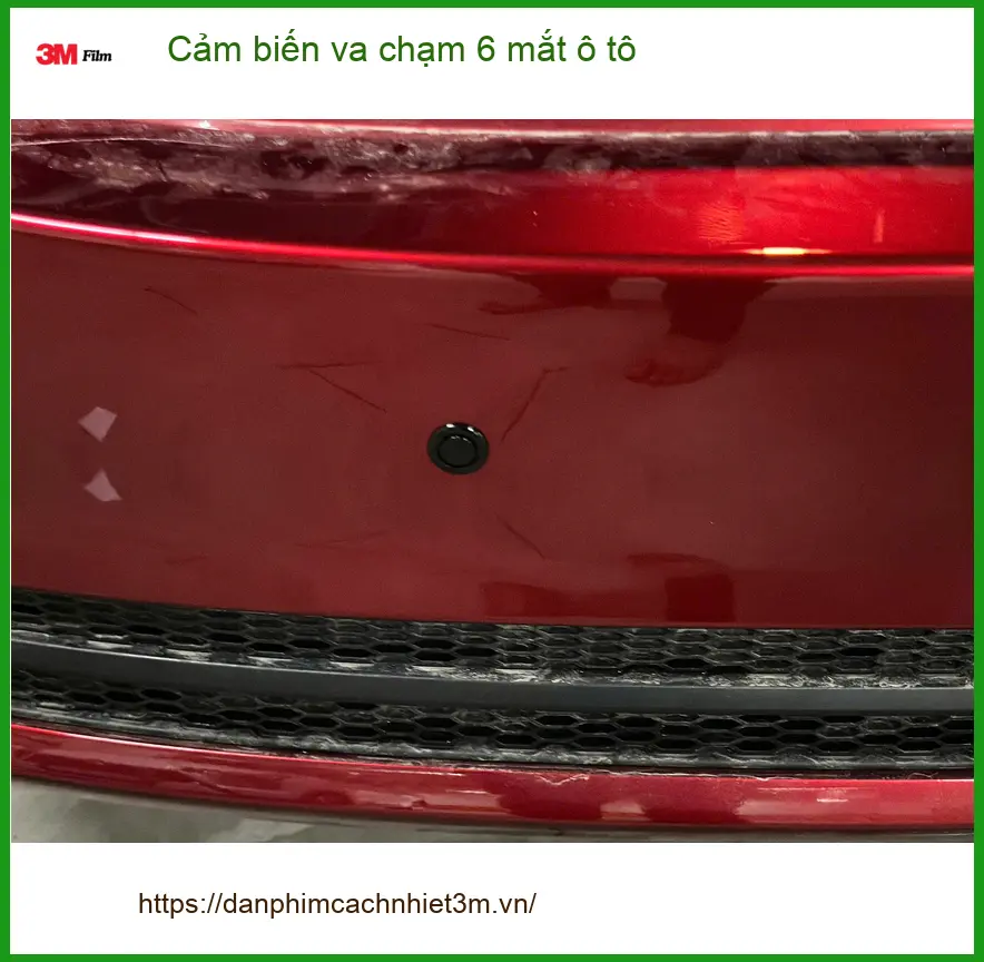 Anh Tùng lắp cảm biến va chạm 6 mắt Hyundai Accent tại Thủ Đức giúp đỗ xe an toàn ảnh thực tế 3