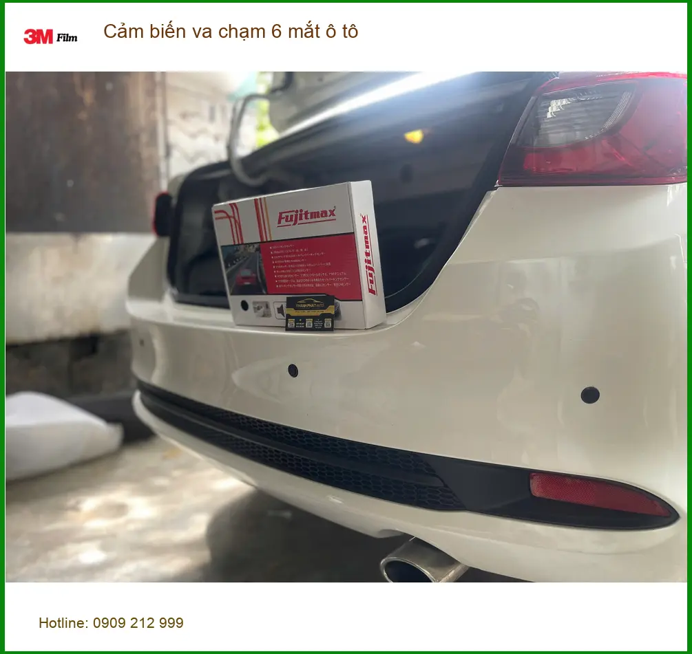 Anh Khang lắp Cảm biến va chạm 6 mắt ô tô cho Toyota Camry tại Quận 8