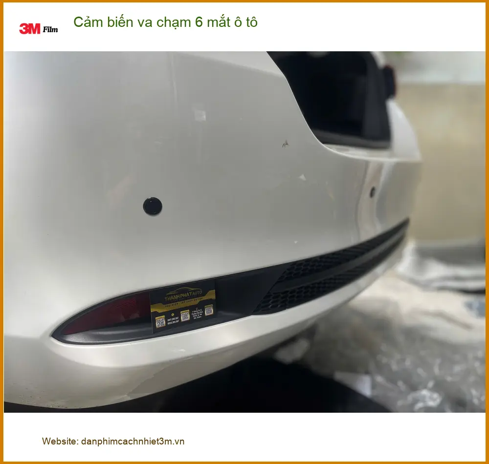 Anh Tùng lắp cảm biến va chạm 6 mắt ô tô cho Kia K3 tại Quận 2 để đậu xe an toàn hơn ảnh thực tế 5