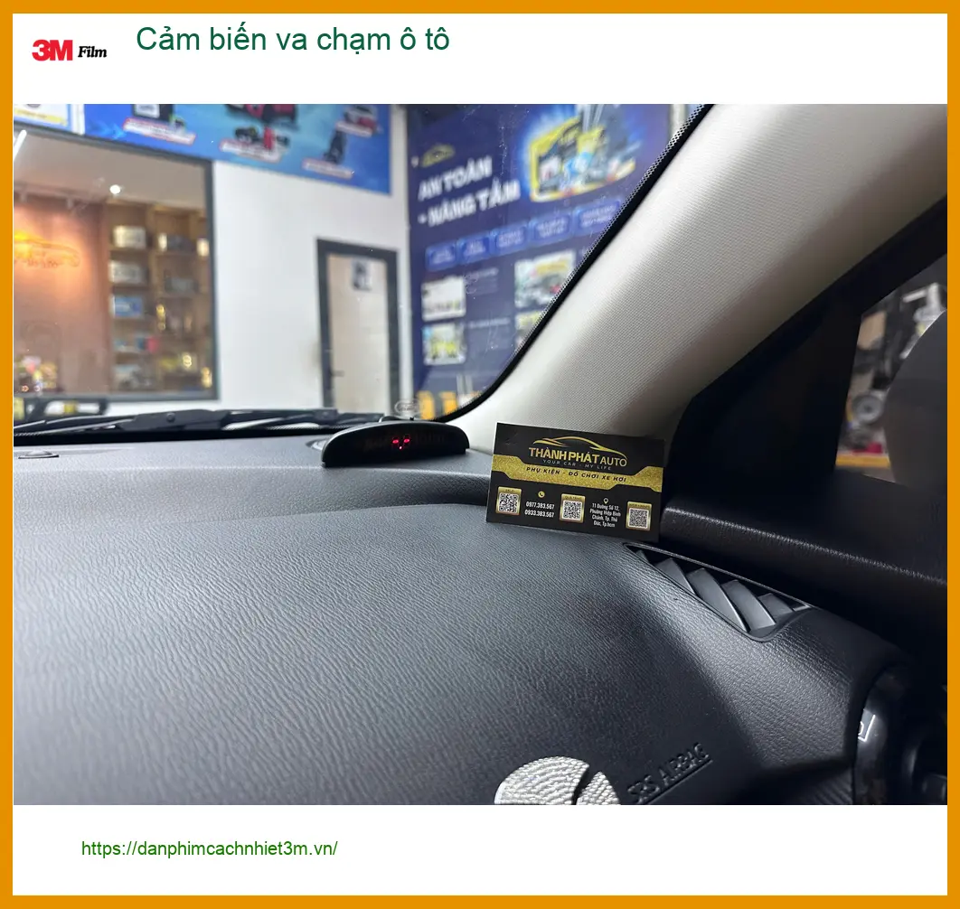 Chú Minh lắp cảm biến va chạm ô tô cho Hyundai Kona để an tâm hơn khi lùi xe ở Hóc Môn ảnh thực tế 3