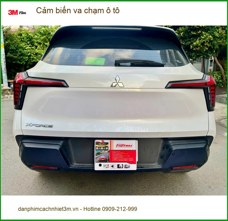 Chị Thư lắp cảm biến va chạm ô tô cho Hyundai Accent tại Quận 10 để lái xe an toàn hơn ảnh thực tế 2