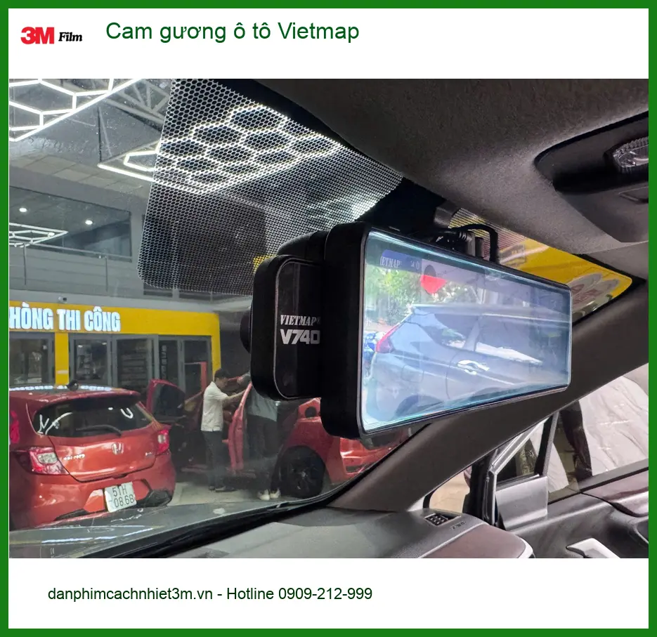 Anh Hoàng lắp cam gương ô tô Vietmap cho Kia Sonet tại Quận 7 để lái xe an toàn hơn