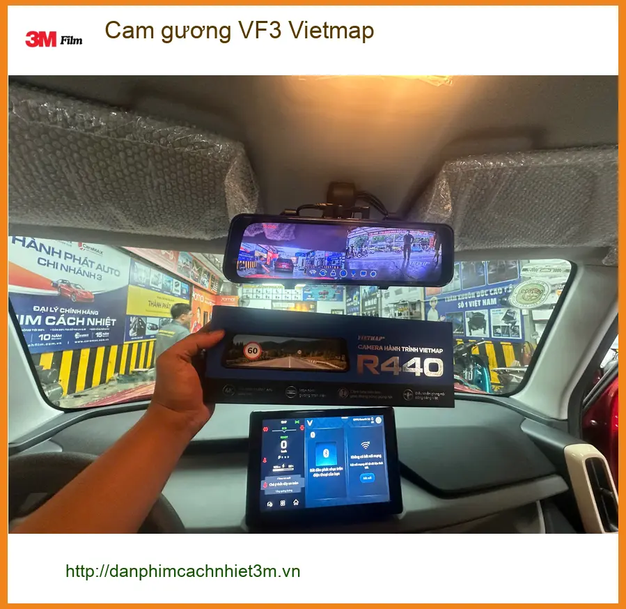 Anh Khang lắp cam gương Vietmap cho VF3 tại Thủ Đức lái xe an toàn hơn