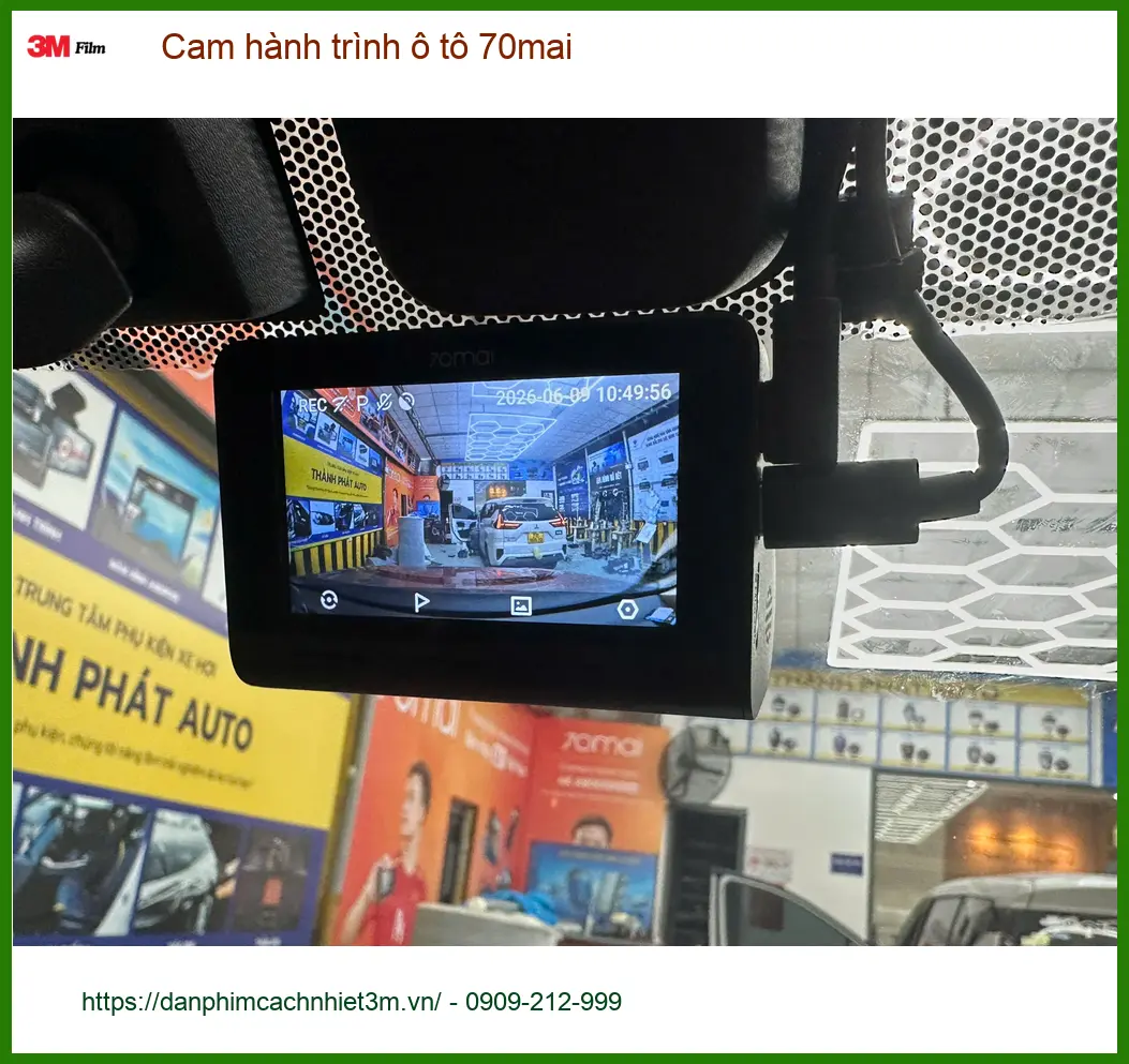 Cô Lan Anh lắp Cam hành trình ô tô 70mai Toyota Camry Bình Chánh ghi hình ảnh thực tế 2