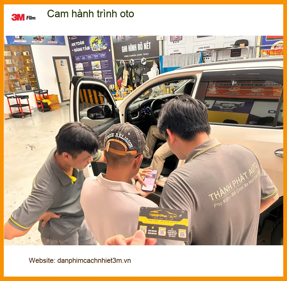 Chị Thảo lắp cam hành trình Kia Carnival tại Quận Thủ Đức, ghi lại mọi chuyến đi