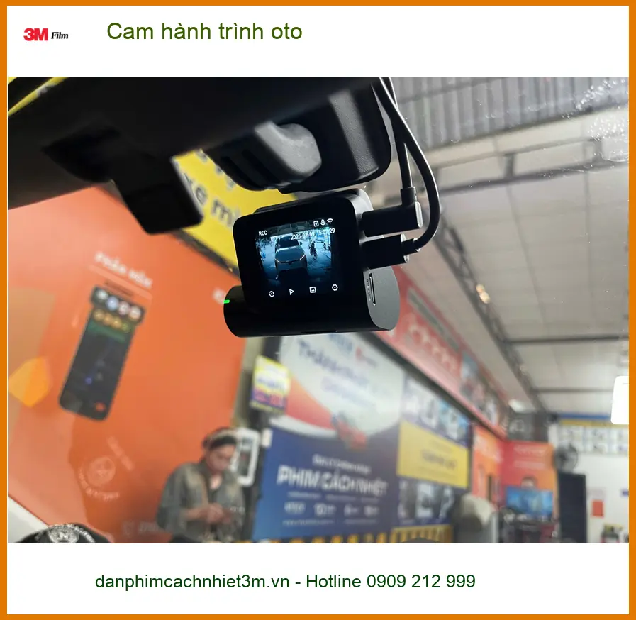 Anh Khang lắp cam hành trình oto cho Honda CR-V tại Quận 5 sau vụ va quẹt.