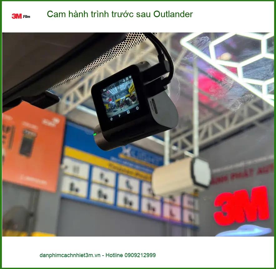 Chị Thảo lắp cam hành trình trước sau Outlander tại Quận Bình Tân để an tâm lái xe ảnh thực tế 2