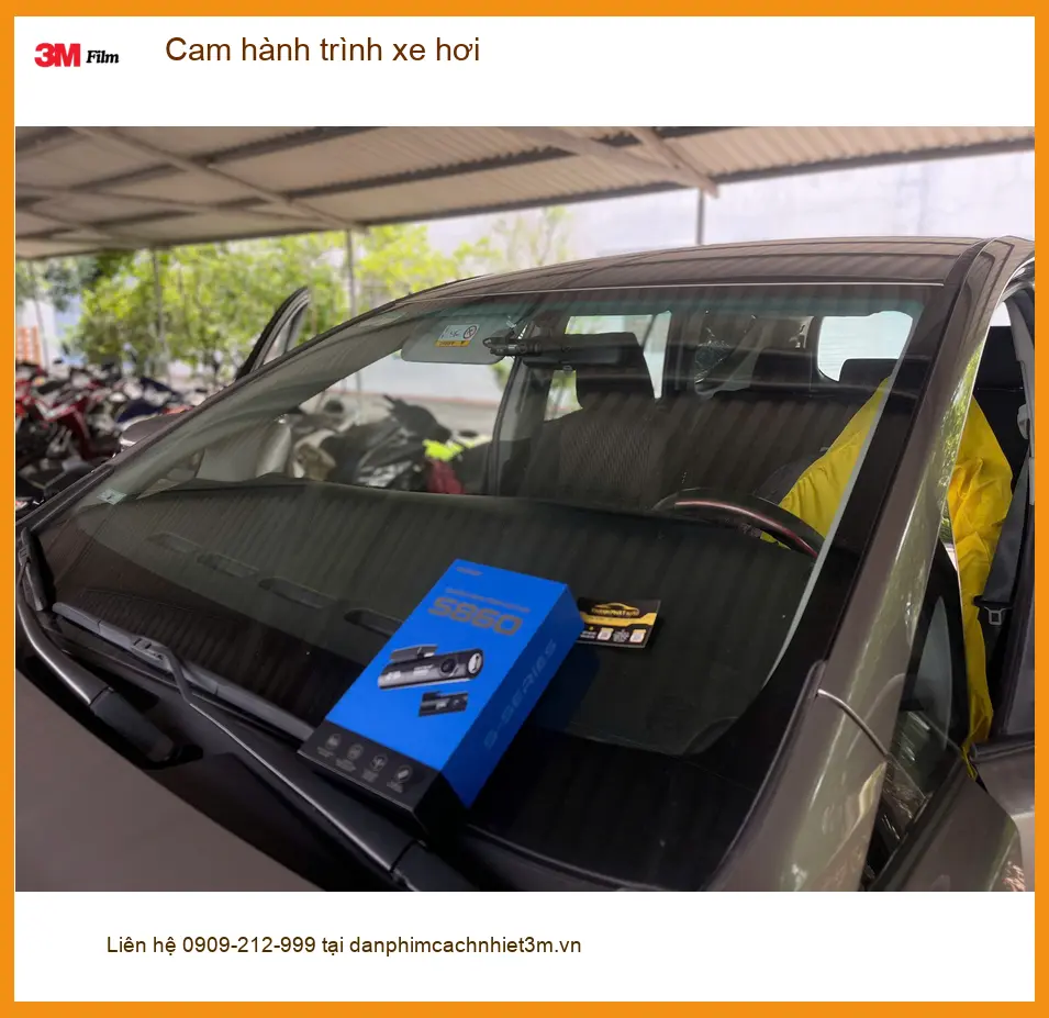 Anh Duy lắp cam hành trình xe hơi cho Mazda 3 tại Quận 4 tránh rủi ro phạt nguội
