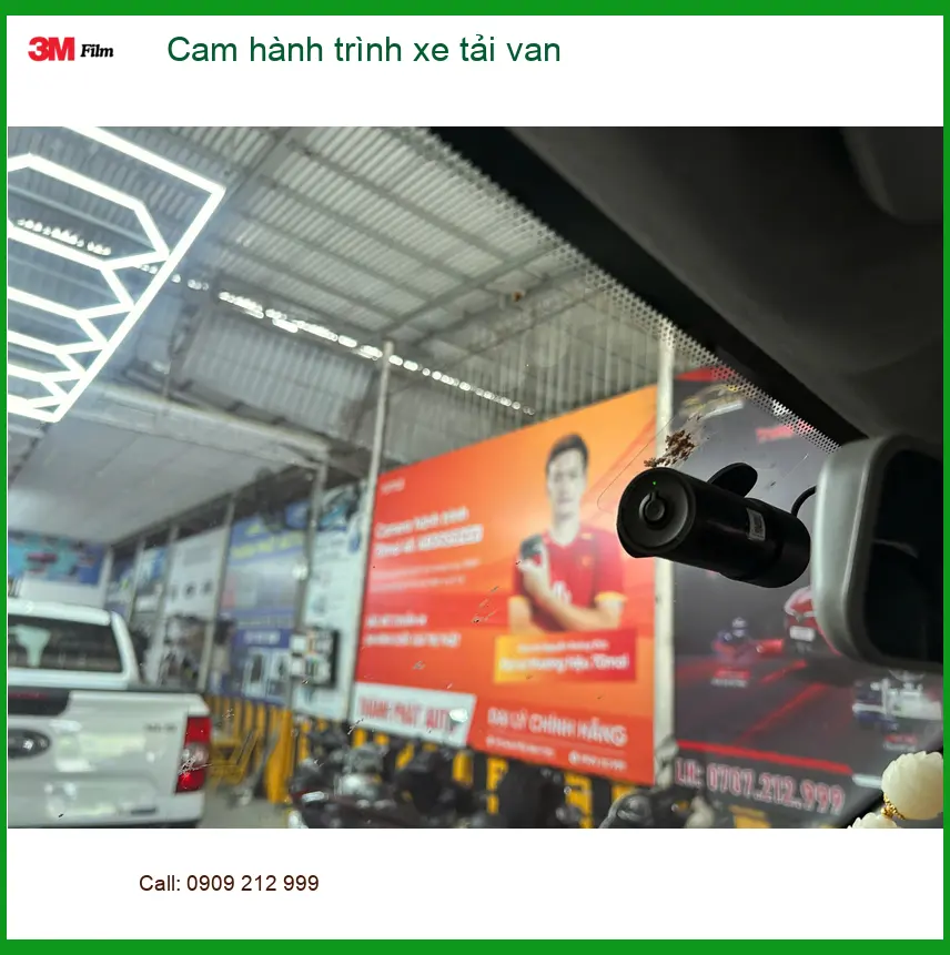 Bác Tùng lắp cam hành trình xe tải van Ford Transit Quận Gò Vấp để an tâm giao hàng