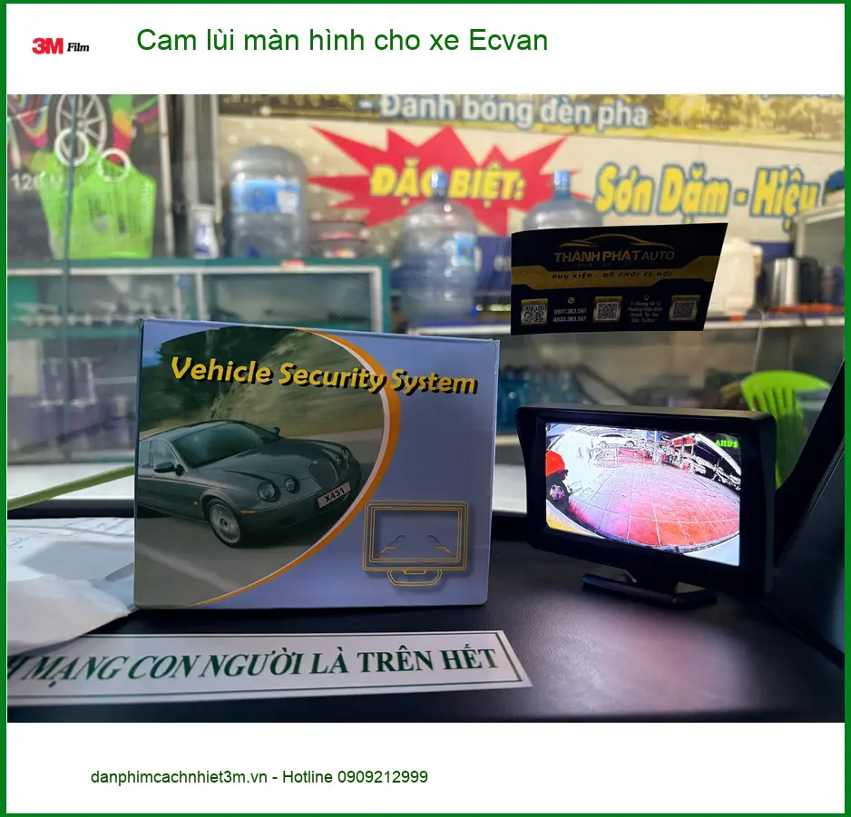 Anh Quang Minh lắp cam lùi màn hình Ecvan tại Quận Tân Bình để đỗ xe dễ hơn ảnh thực tế 2
