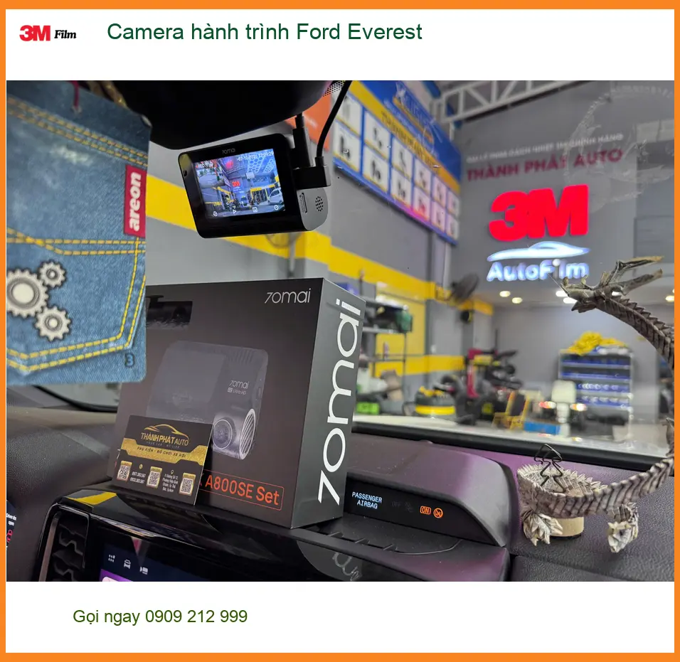 Anh Khải lắp camera hành trình Ford Everest tại Quận 10 để yên tâm trên mọi nẻo đường